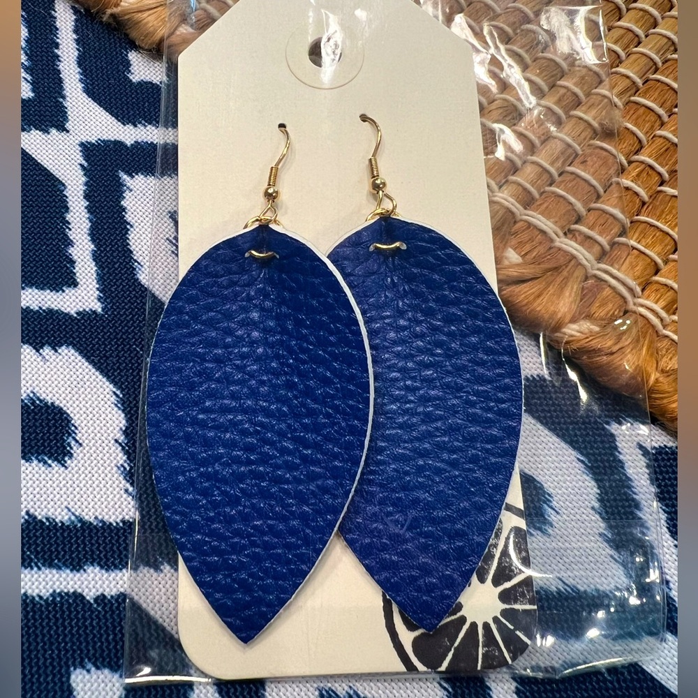 Set of 5 vegan leaf earrings